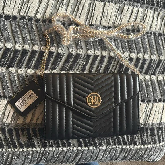 Badgley Mischka Black vegan leather Chevron Quilted Crossbody NWT DEADSTOCK - Picture 3 of 11